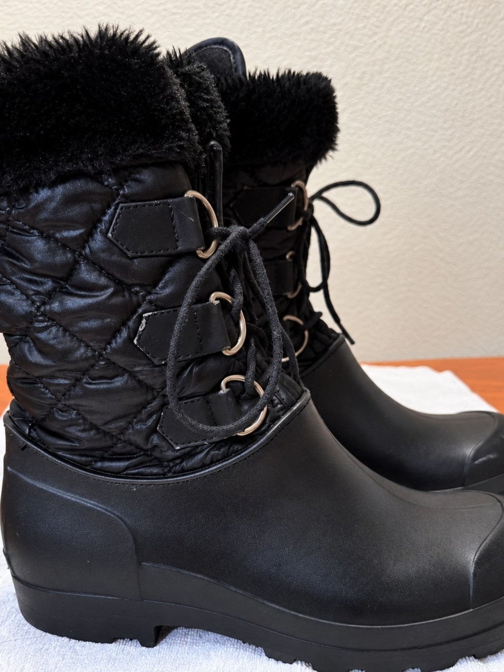 Dirty Laundry Pathways Black Faux Fur Lace Up Winter Boots Size 8